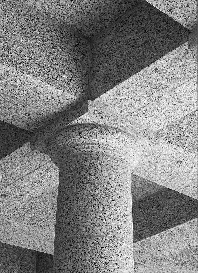 cột sơn giả đá