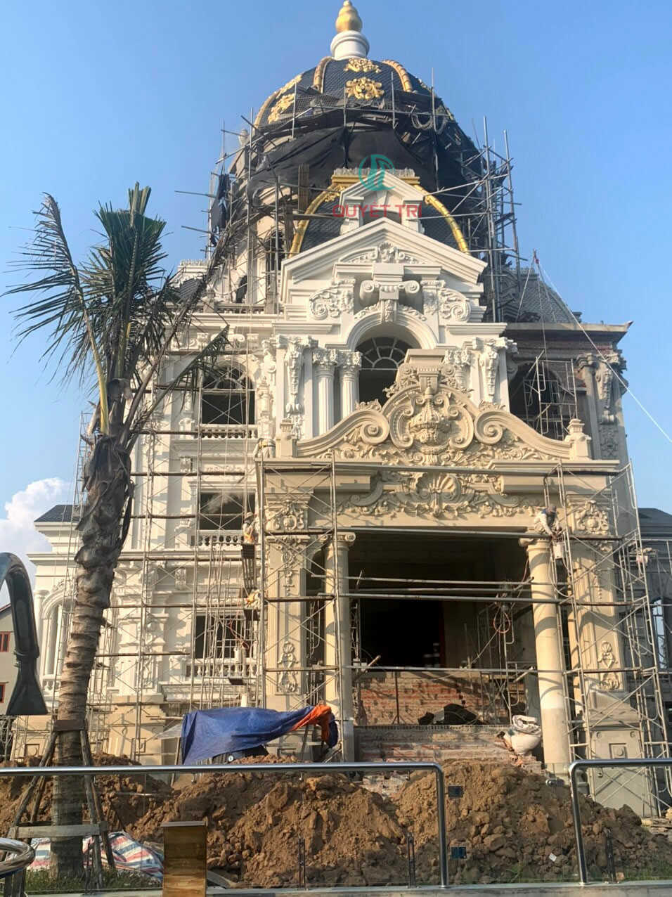 sơn giả đá lâu đài