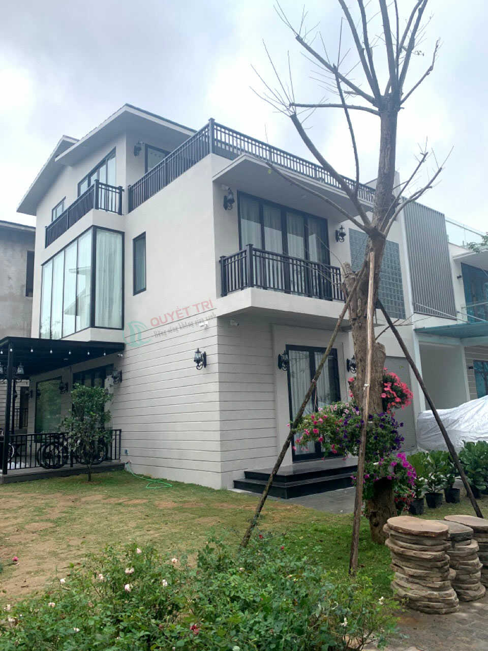 Sơn tường giả đá sang trọng